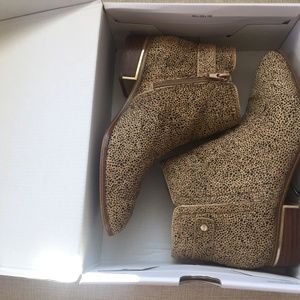 Aldo suede boots like new